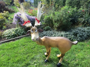 Rentier Rudolf stehend, 140 cm lang, als Weihnachtsdekoration für draussen